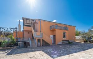 Lovely Apartment In Benkovac With Wifi