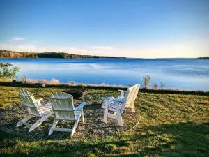 Seaside Spindle Cottage - Surry