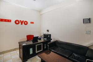 Super Hotel O Av Residency Near Botanic Garden Of Indian Republic
