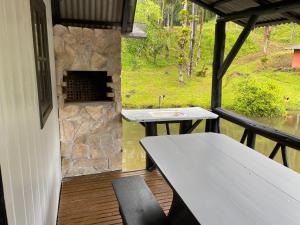 Cabana Lake Side Refúgio Charmoso no Vale Europeu