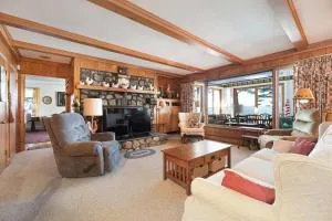 The Pilot & Plover Lakeside Retreat - Windham