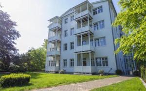 Ferienwohnung Sellin Strandnah - erste Meereslinie - Balkon - gratis Stellplatz - Sauna