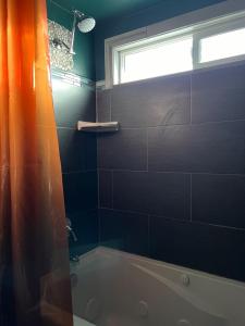 Sunshine House - Nestled In Page Springs