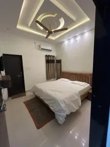 Hotel Shrinath ji Omkareswar - Maheshwar