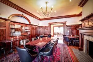 Willoughby House Inn