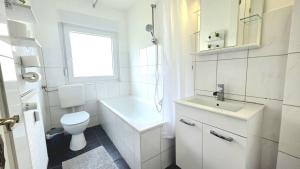 Modern 3-Room Apartment with Balcony & Free Parking & Free Wi-Fi in Hagen - HL01