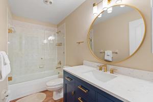 House with heated pool in Naples Park