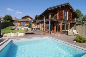 Formidable Chalet avec piscine et vue - Vimines