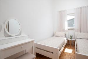 Countryside apartment manu