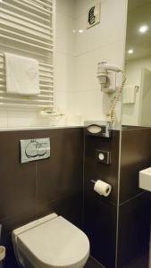 Hotels Best Western Hotel Acadie Paris Nord Villepinte : Chambre Lit Queen-Size Supérieure - Non-Fumeurs