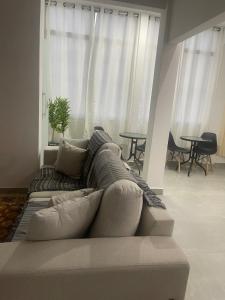 Cobertura Copacabana 3 suítes 200m da praia