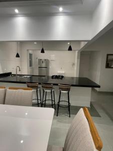 Cobertura Copacabana 3 suítes 200m da praia