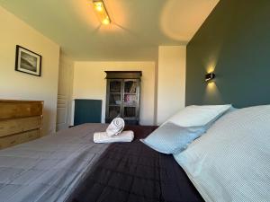 Maisons de vacances Les Tamaris - Grande Maison de Plage - Jacuzzi : photos des chambres