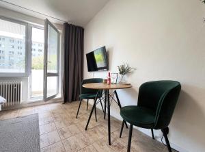 New cozy studio, AC & Balcony