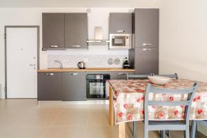 New bamboo holiday home Bergamo airport trade fair