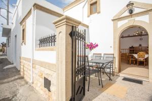 Socrates traditional house