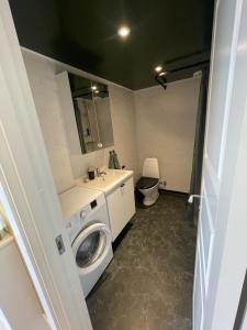 Stuga ,nära centrum och tågstation