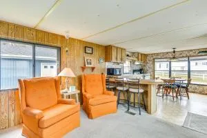 Steps to Lake Ontario Remote Escape with Deck and BBQ - Henderson Harbor