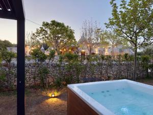 Sto al Trullo - Historic Trullo with Private Jacuzzi and Sauna