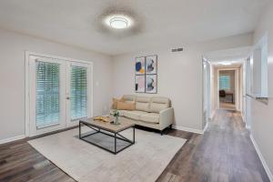 Crest at East Cobb 1830G I Spacious 2Bd 2Bt