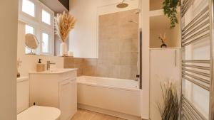 The Gate House-Wyndale Living- West Malvern