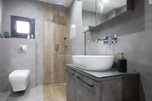 Heart Of Ladadika AC Smart TV Self Check-In