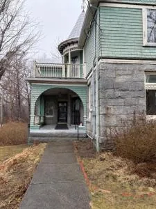 Character suite on King Street - Shelburne