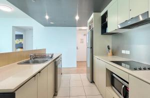 10-A Coral Sea Apartment - Pool & Ocean Views