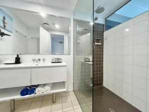 10-A Coral Sea Apartment - Pool & Ocean Views