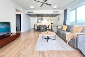 10-A Coral Sea Apartment - Pool & Ocean Views