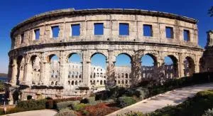 Apartment CReO Loborika - PUY
