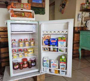 Hostal Sol y Luna - a 10 min del aeropuerto & Desayuno Incluido