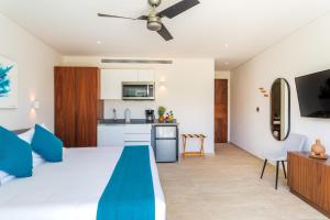 Central Park Lagunas By Sandy Powerful