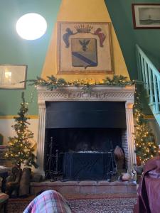 VILLA VISCALORI A garden with pool and see view near Etna