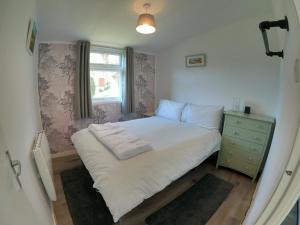 Delightful Chalet Peaceful Site Near Aberdyfi