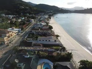 Casa Familiar com Piscina - 5 min da Praia do Centro, Porto Belo - 伊塔佩马