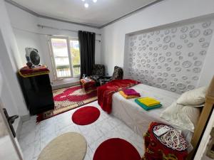 Gadou 2BR Apartment - Entire Home with Full Kitchen & Balcony in Port Said Center