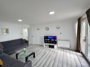 Amazing Riverview 3Bedrooms, 2Bathrooms, Balcony, Parking