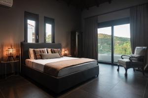 Calmar Boutique Villa 5min drive to Kolymvari beach with Private Pool & Sea Views