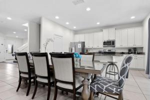 320-6-PC-Pet Friendly 6 bedroom home with game room