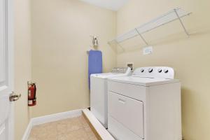 320-6-PC-Pet Friendly 6 bedroom home with game room