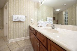 Lighthouse on the Bay 2311 condo