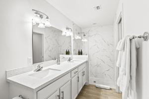 Bright & Spacious 3BR Close to Beaches