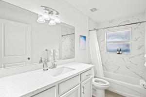 Bright & Spacious 3BR Close to Beaches