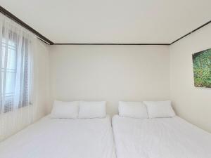 Line 1, Cheongnyangni Station Traditional Korean market Quiet residential area 2 rooms with cozy beds