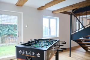 WOOD WORLD Luxury III Massage - Tischkicker - Parken - Küche - Light Show - Trambolin