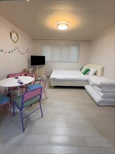 Seokchon Lake Memories Stay