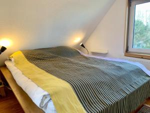 Bungalow in Sint Maartenszee near Beach