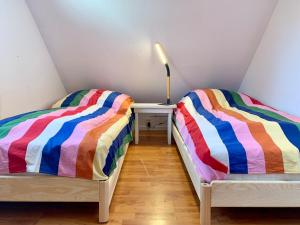 Bungalow in Sint Maartenszee near Beach