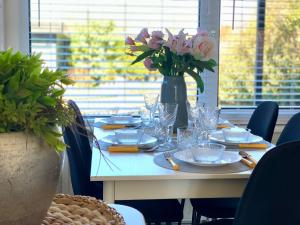 Bungalow Sint Maartenszee near Sandy Beach